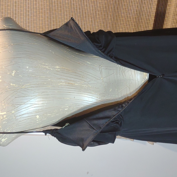 Gorgeous Black Formal Dress by EAST WEST. Size 3XL - Picture 7 of 9